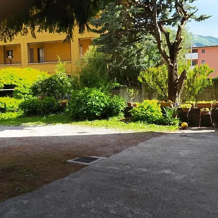 Il Giardino Dei Fiori -free Private Parking דירה