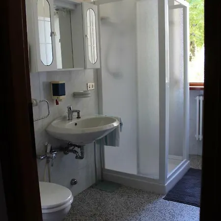 Il Giardino Dei Fiori Манделло-дель-Ларио