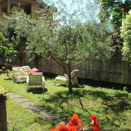Il Giardino Dei Fiori -free Private Parking מנדלו דל לאריו